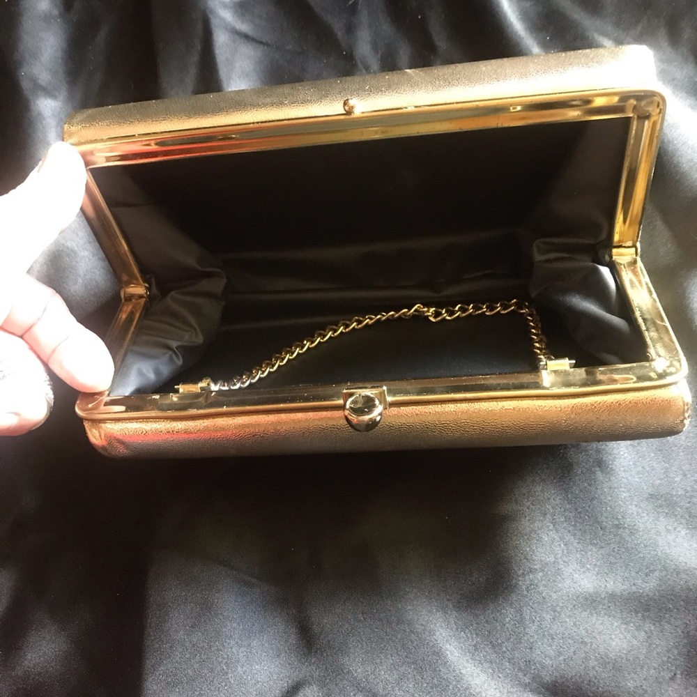 💥 GOLD 💥 EVENING BAG W/CHAIN . . . - Picture 3 of 4